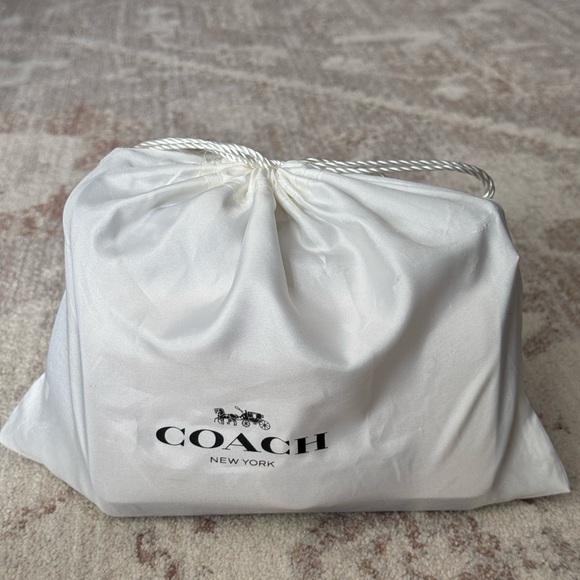 Coach Cream Shoulder Bag with Gold Accents - Picture 2 of 9